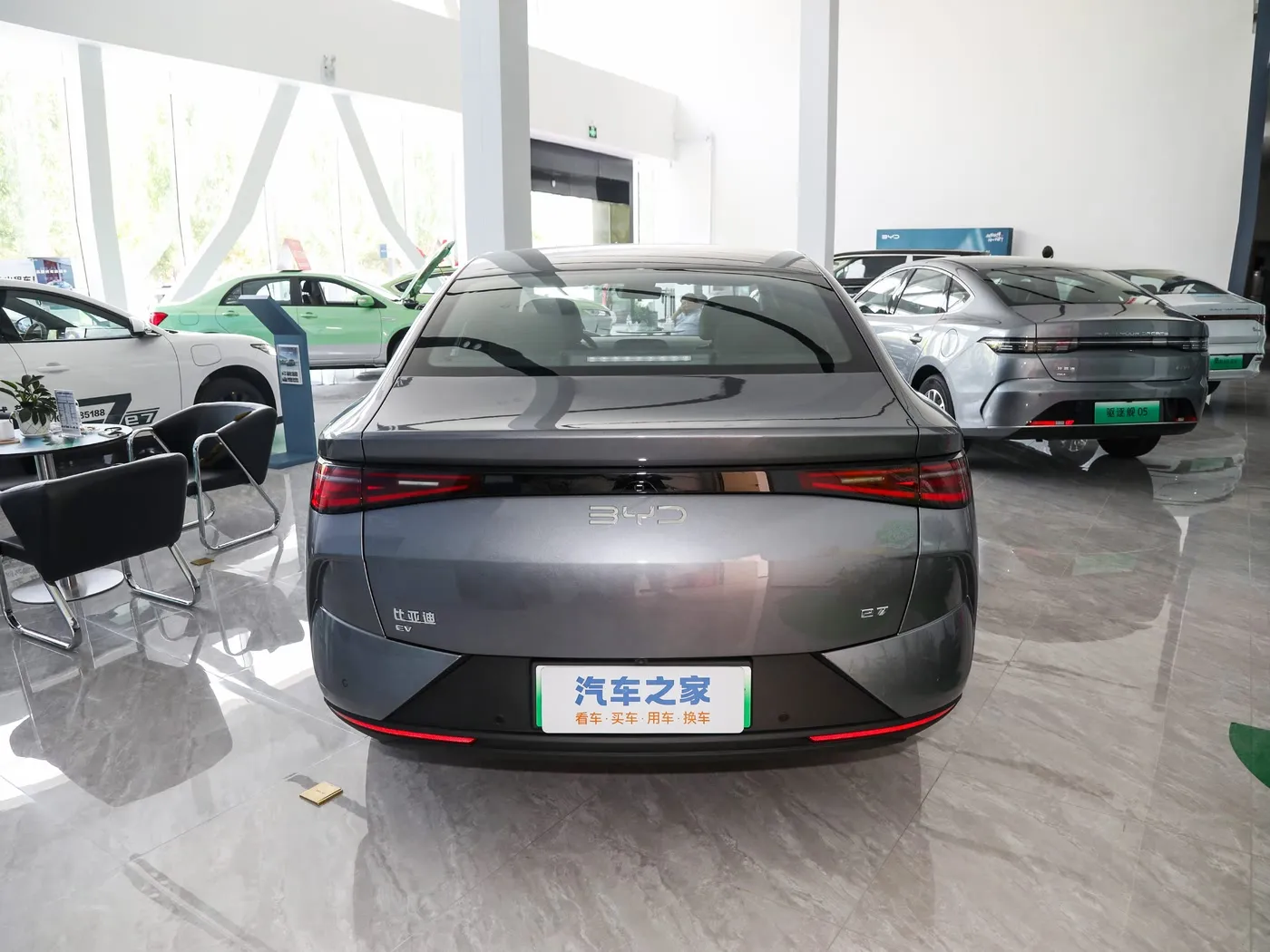 Novo modelo BYD E7 EV carro 150 km/h velocidade máxima 136HP 180Nm torque veículo elétrico de 5 lugares