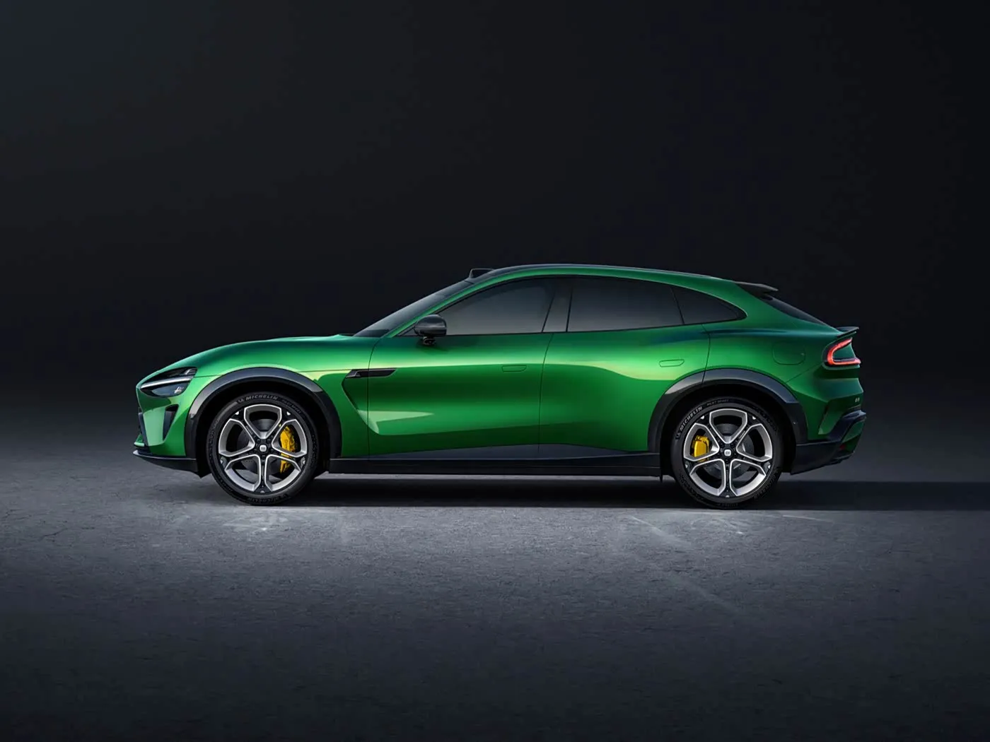 VENDA QUENTE XIAOMI YU7 NOVO VEÍCULO DE ENERGIA EV SUV distância entre eixos de longo alcance 5 assentos tela em polegadas