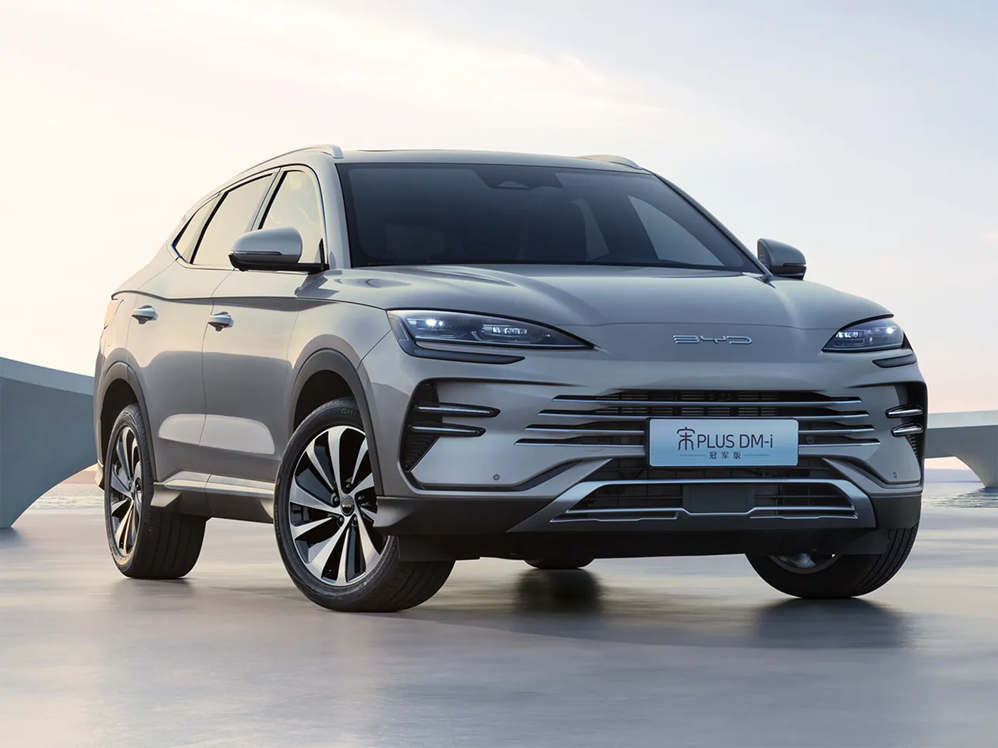 BYD Song Plus SUV AWD automático com câmera traseira bancos de couro combustível híbrido direção esquerda