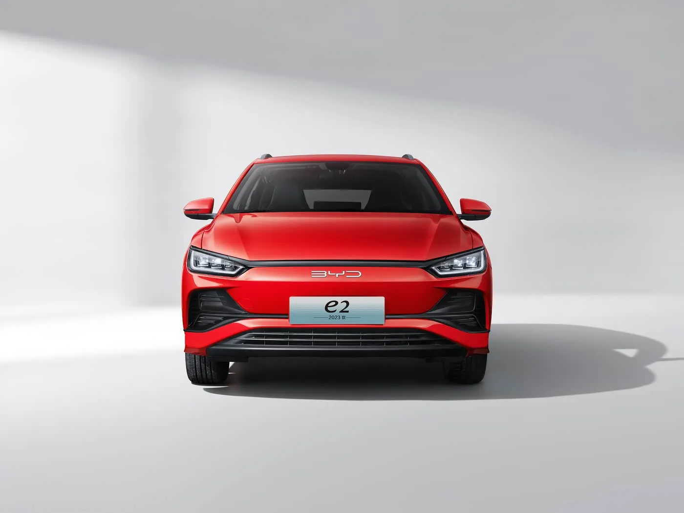 BYD E2 EV Sedan Elétrico de Luxo SUV Hatchback Carro com Direção Esquerda com Motor de Bateria de Lítio Novo Veículo de Energia da China