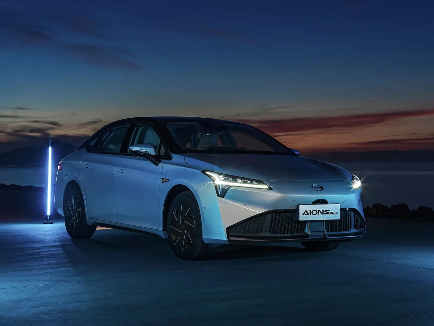 Aion rt suv elétrico movimentação da mão esquerda de alta velocidade ev caixa de engrenagens automática híbrido mini nível sedan novo veículo de energia para adultos