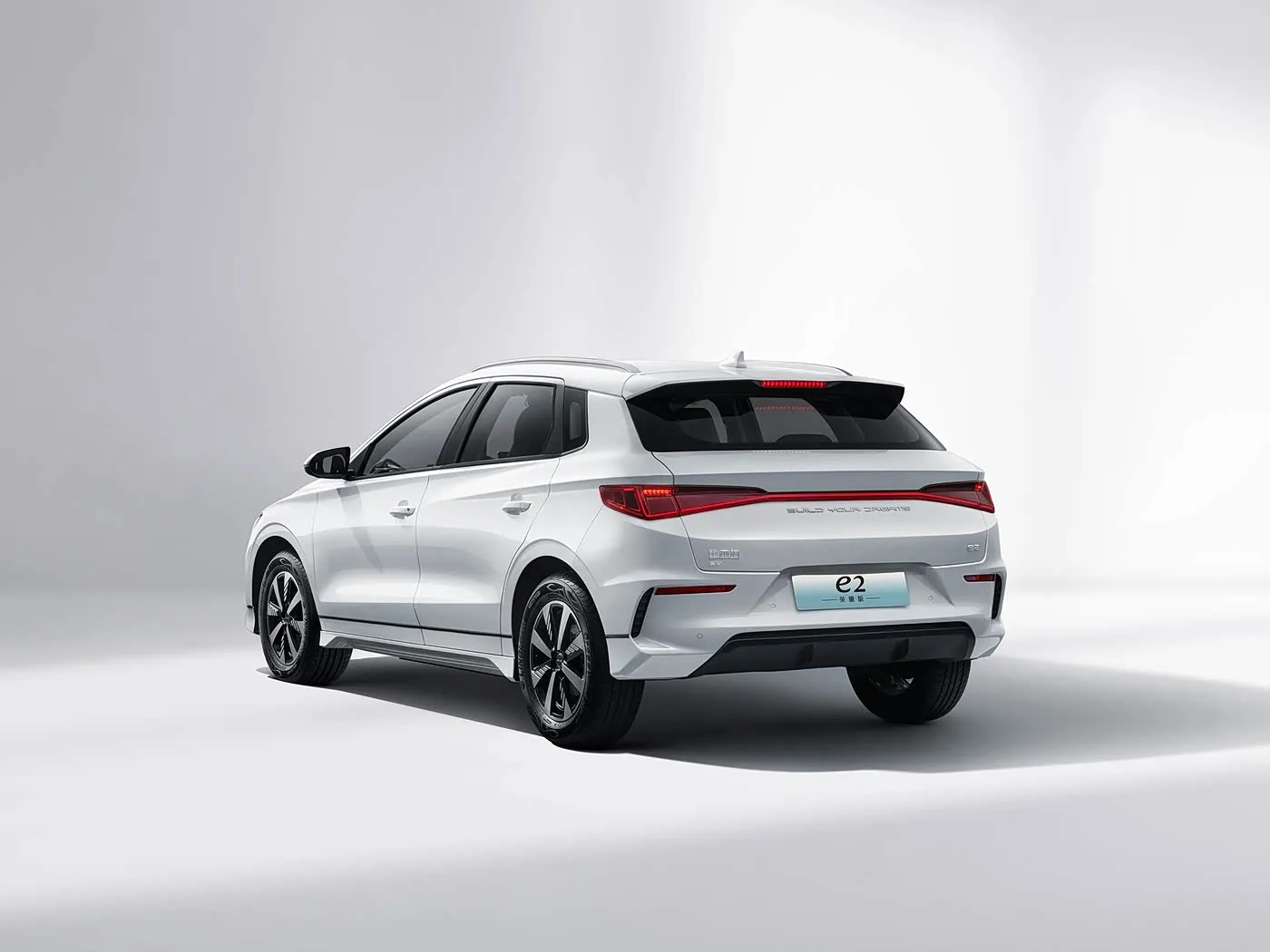 BYD E2 EV Sedan Elétrico de Luxo SUV Hatchback Carro com Direção Esquerda com Motor de Bateria de Lítio Novo Veículo de Energia da China