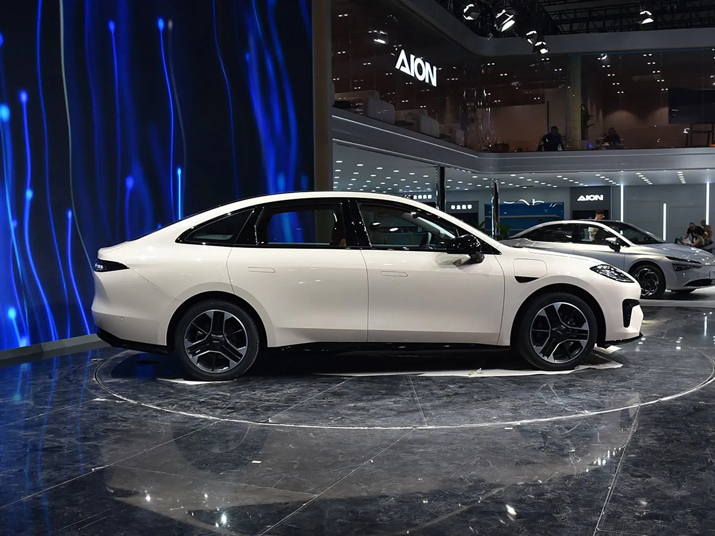 Aion rt suv elétrico movimentação da mão esquerda de alta velocidade ev caixa de engrenagens automática híbrido mini nível sedan novo veículo de energia para adultos