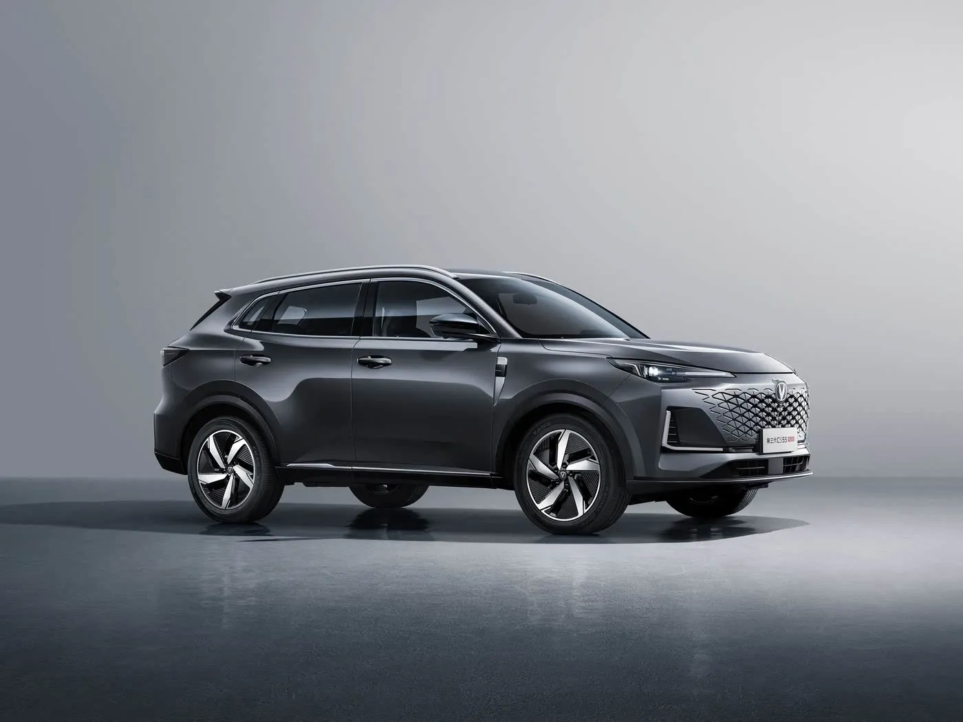Changan CS55 PLUS SUV compacto 190 km/h velocidade máxima, câmera 360°, AC de zona dupla e acabamentos premium de áudio JBL