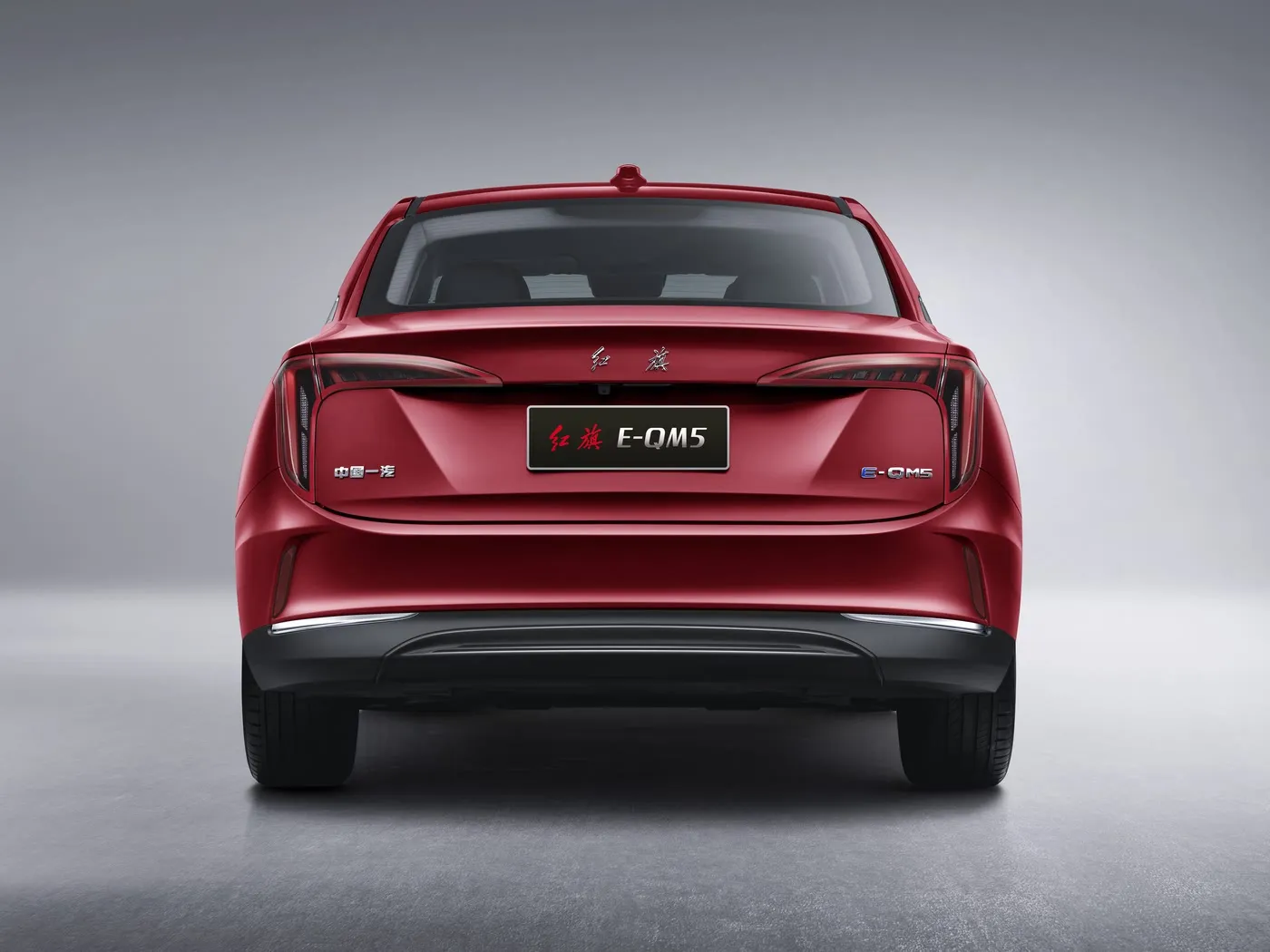 Hongqi E-QM5 espaçoso EV Sedan longa distância entre eixos veículo elétrico puro de longo alcance de nova energia