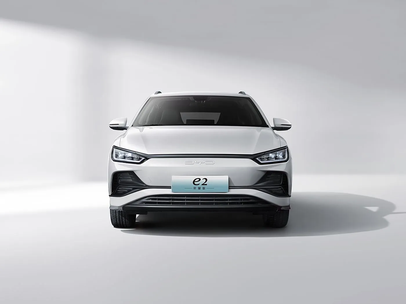 BYD E2 EV Sedan Elétrico de Luxo SUV Hatchback Carro com Direção Esquerda com Motor de Bateria de Lítio Novo Veículo de Energia da China