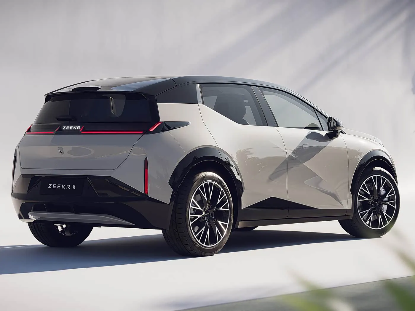 Melhor custo-benefício de SUV Zeekr X Veículo elétrico de nova energia com capacidade de velocidade de 190 km/h Desempenho versátil dentro do orçamento