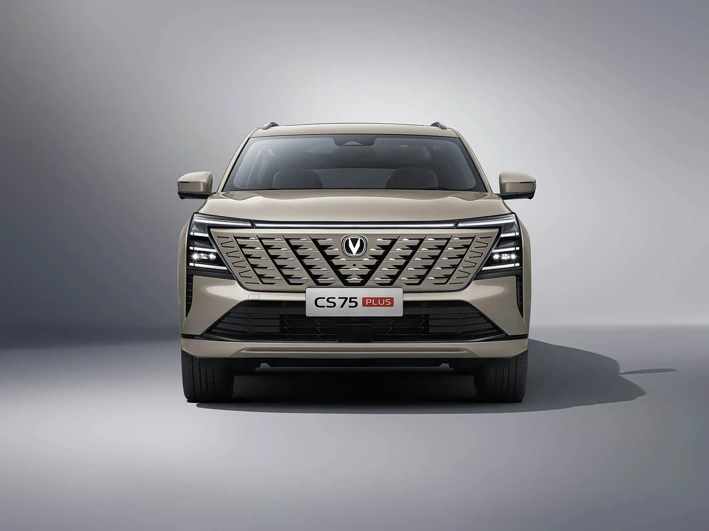 Changan CS75 PLUS 1.5T/2.0T SUV compacto com L2.5 Assist, tela sensível ao toque de 15,6" e longa distância entre eixos