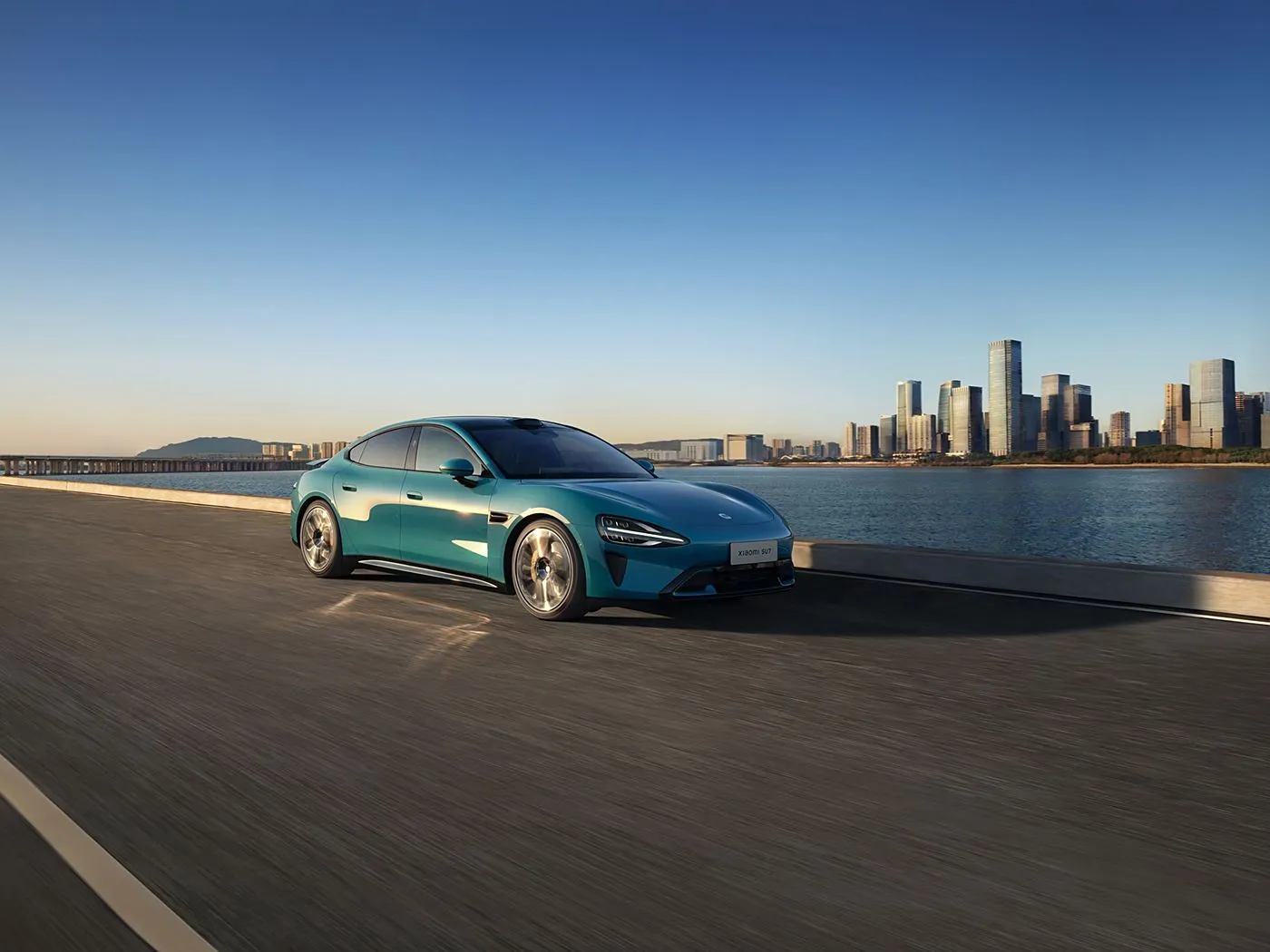 VENDA QUENTE XIAOMI SU7 NOVO VEÍCULO DE ENERGIA EV Sedan distância entre eixos de longo alcance 5 assentos tela em polegadas