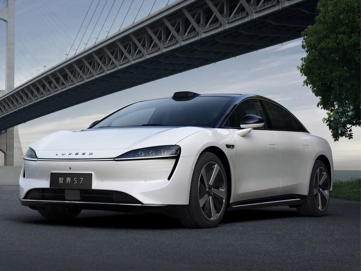 CHERY LUXEED S7 Exeed Veículo elétrico de luxo de nova energia com RWD/AWD 4 portas e 5 assentos