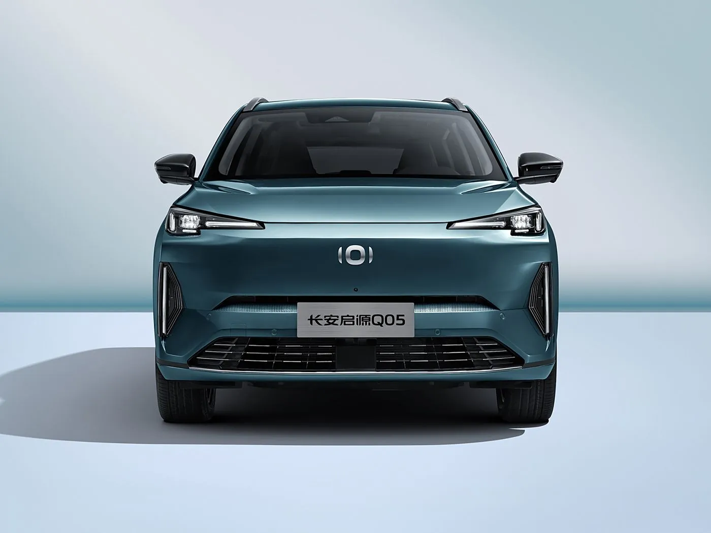 Changan NEVO Q05 SUV elétrico híbrido caixa de câmbio automática de longo alcance 5 portas interior de couro de 5 lugares esquerdo
