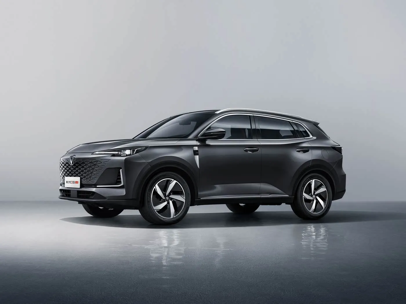 Changan CS55 PLUS SUV compacto 190 km/h velocidade máxima, câmera 360°, AC de zona dupla e acabamentos premium de áudio JBL
