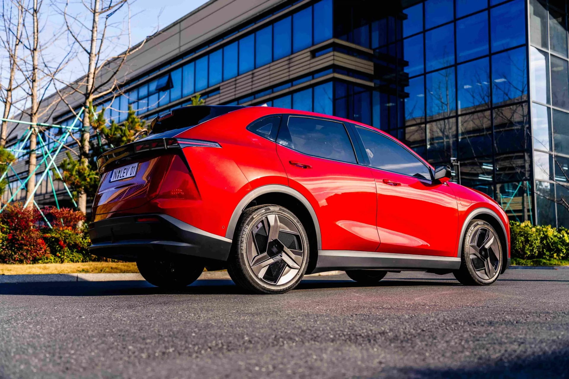 LEV01 CONDUÇÃO À DIREITA SUV NOVO VEÍCULO DE ENERGIA EV distância entre eixos de longo alcance 5 assentos