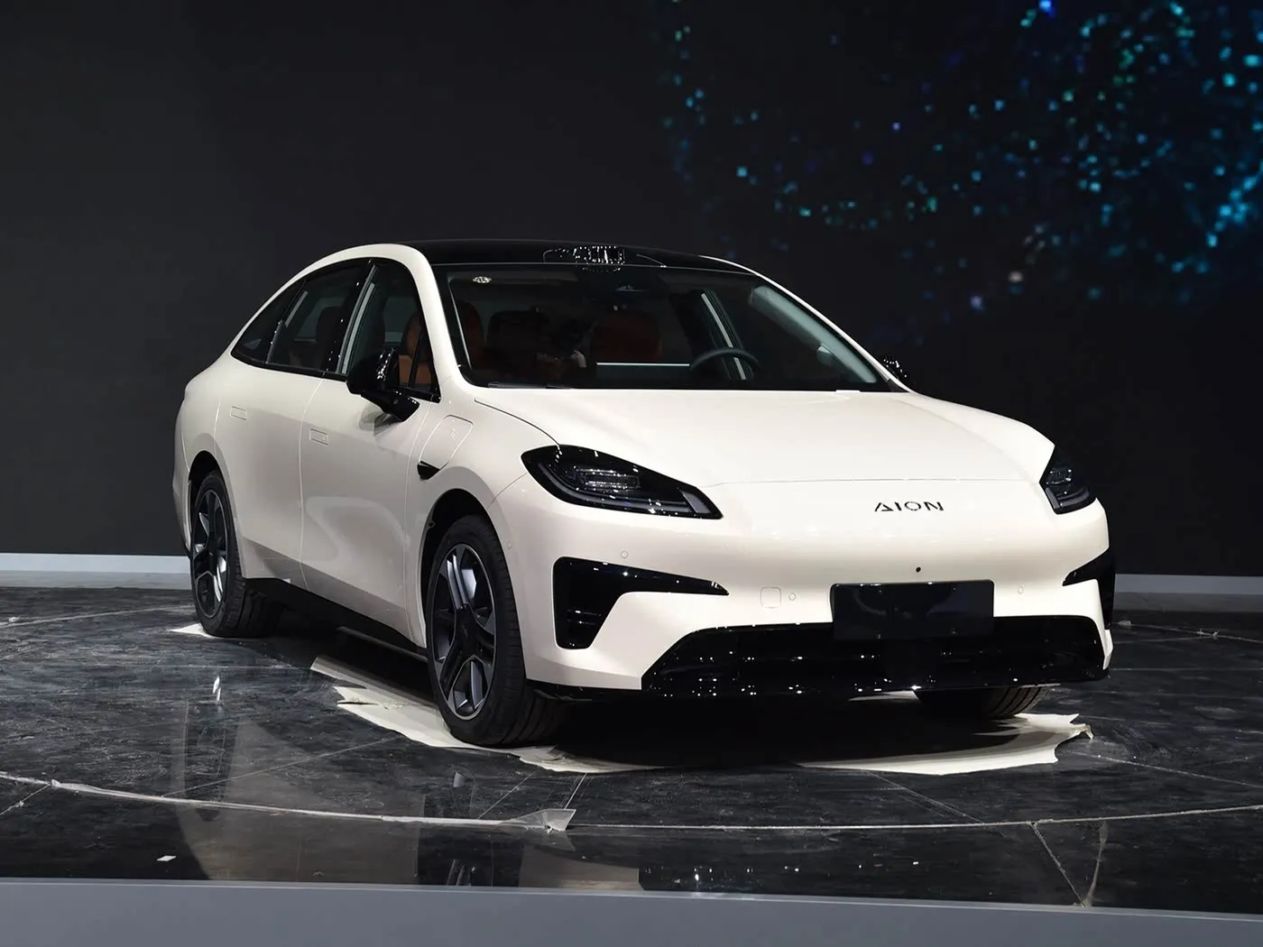 Aion rt suv elétrico movimentação da mão esquerda de alta velocidade ev caixa de engrenagens automática híbrido mini nível sedan novo veículo de energia para adultos