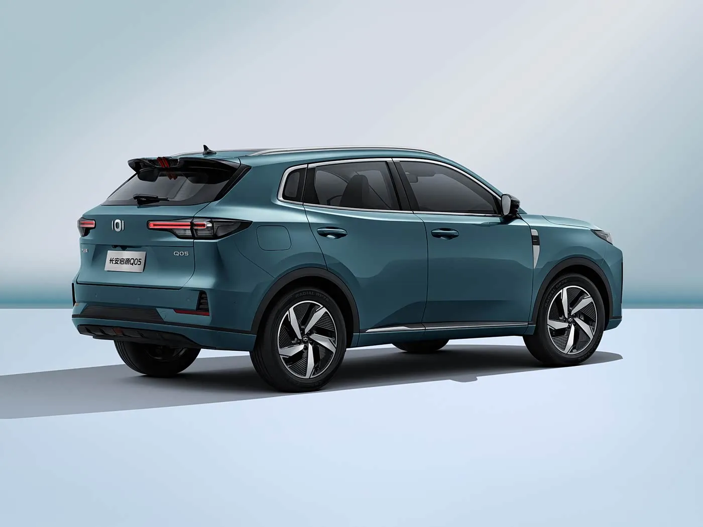 Changan NEVO Q05 SUV elétrico híbrido caixa de câmbio automática de longo alcance 5 portas interior de couro de 5 lugares esquerdo