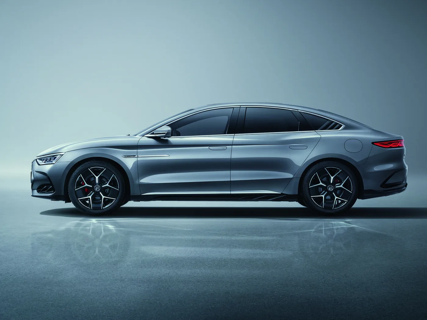 BYD Han EV/DM-i sedã de luxo eletrizante com potência de motor duplo e tecnologia de ponta NEW ENERGE